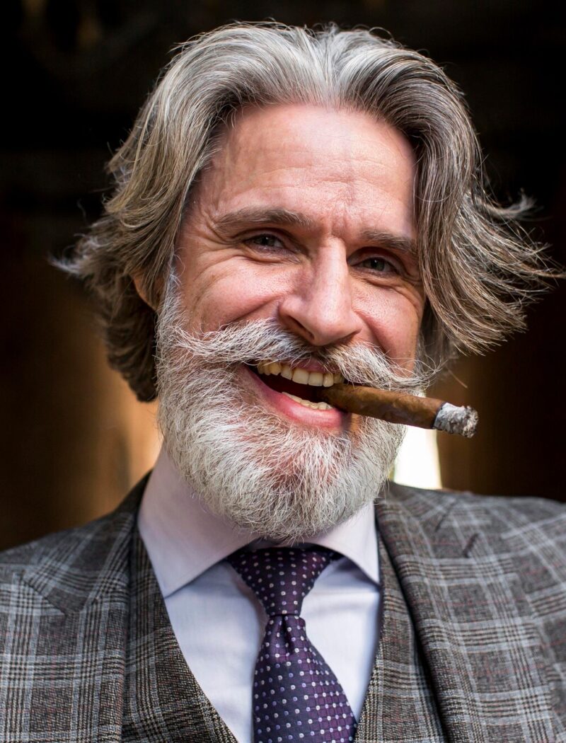 راهنمای جامع سیگار برگ: از تاریخچه تا نکات انتخاب و نگهداری